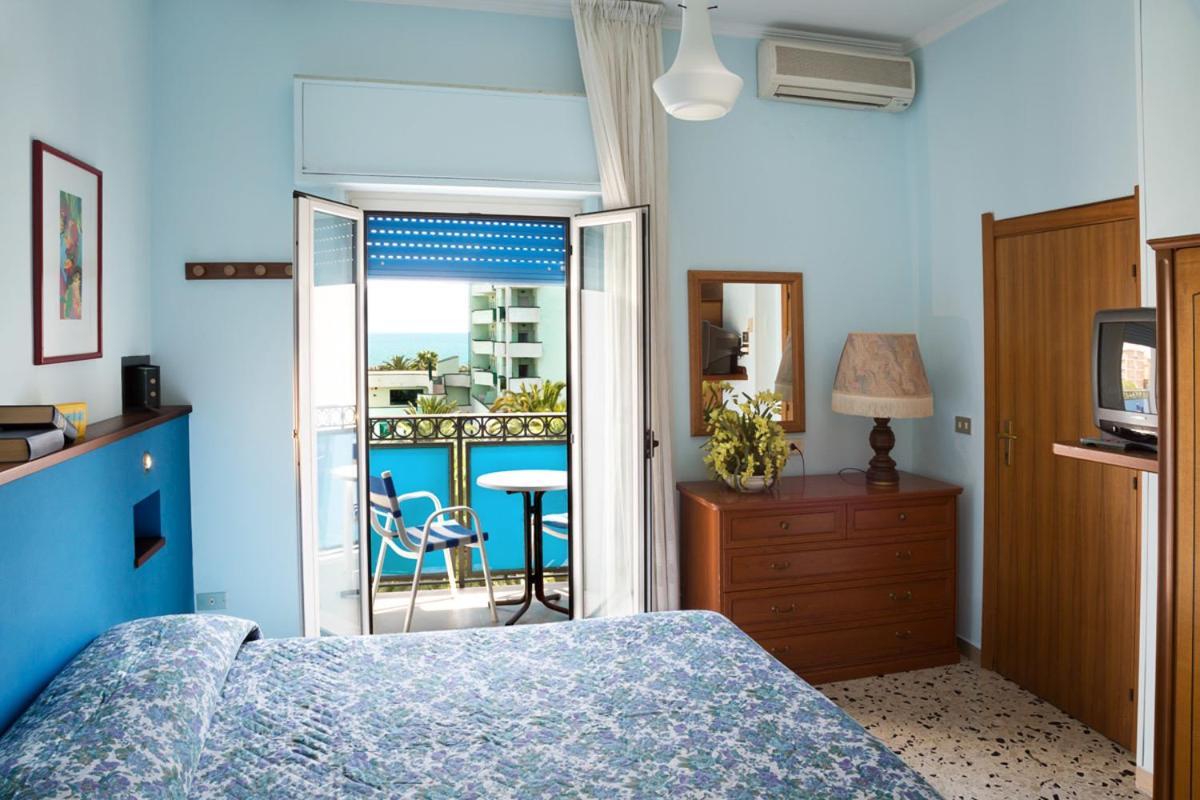 Residence 7 Bello San Benedetto del Tronto Ruang foto