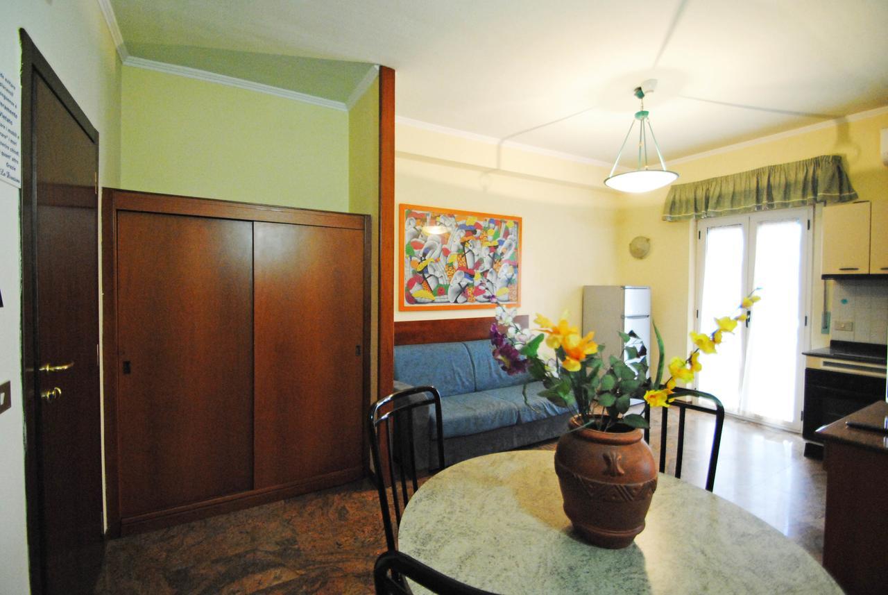 Residence 7 Bello San Benedetto del Tronto Bagian luar foto